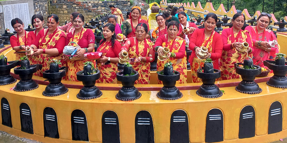 साउनको अन्तिम सोमबार : शिवालयमा भक्तजनको घुइँचो
